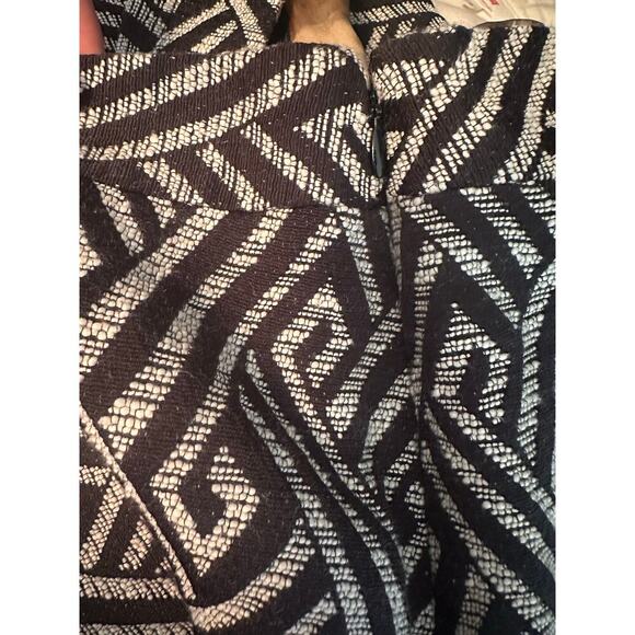 Banana Republic Heritage Geo Jacquard Mini Skirt Black White | Size 8 - Picture 4 of 8